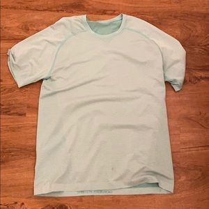 Lululemon men’s t shirt. Size large. Color is teal